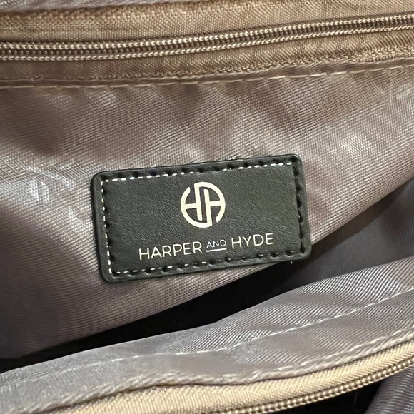 Harper & Hyde Croc Embossed Vegan Leather Tote - Picture 8 of 9